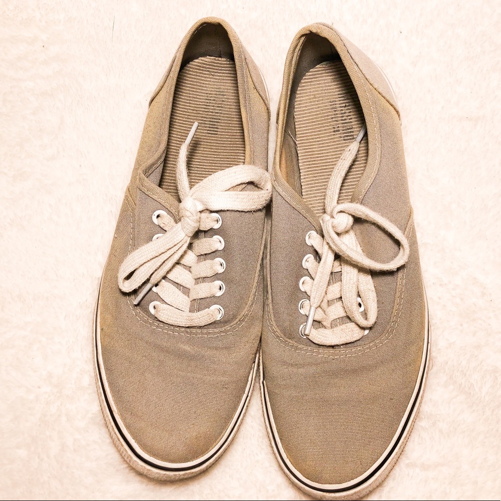 light grey keds